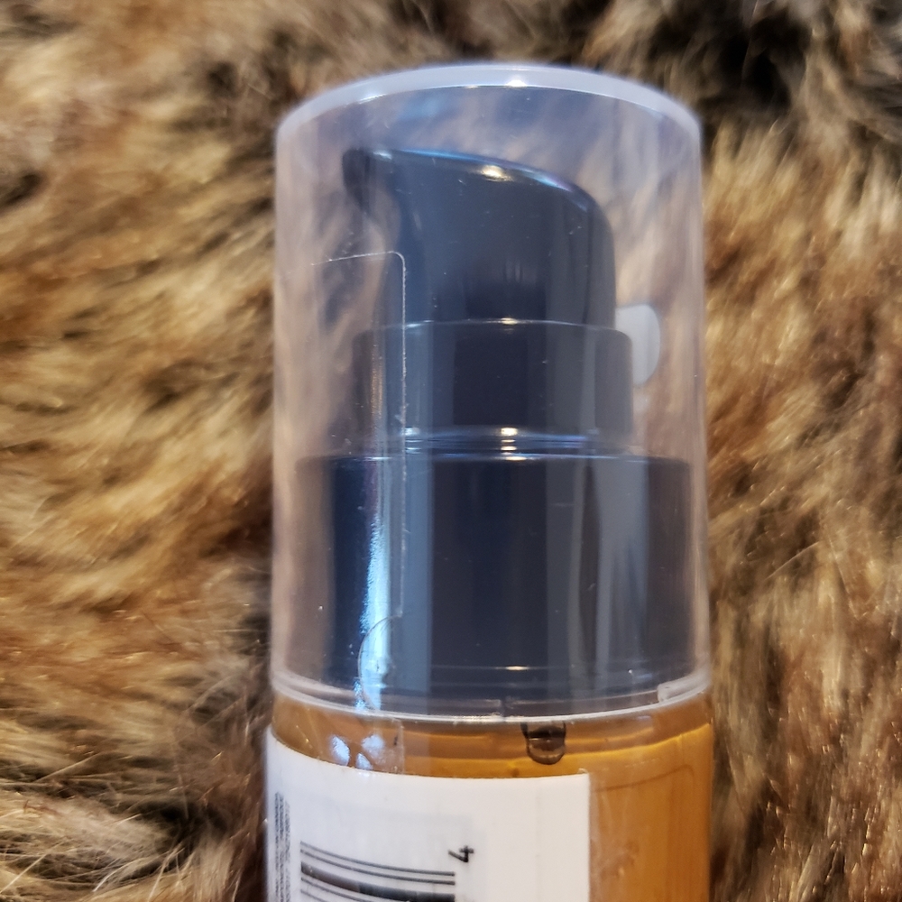 Revlon color stay foundation - Picture 5 of 7